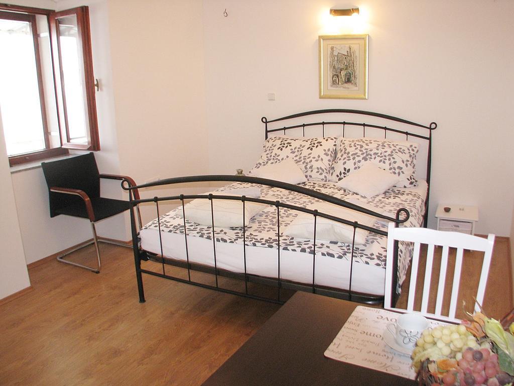 Apartment Noa Kaštel Kambelovac Rom bilde