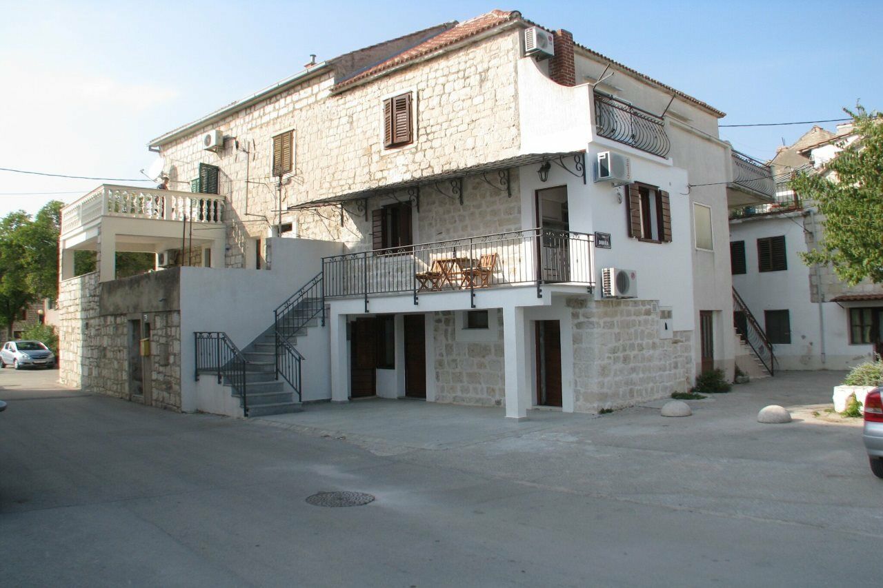 Apartment Noa Kaštel Kambelovac Eksteriør bilde